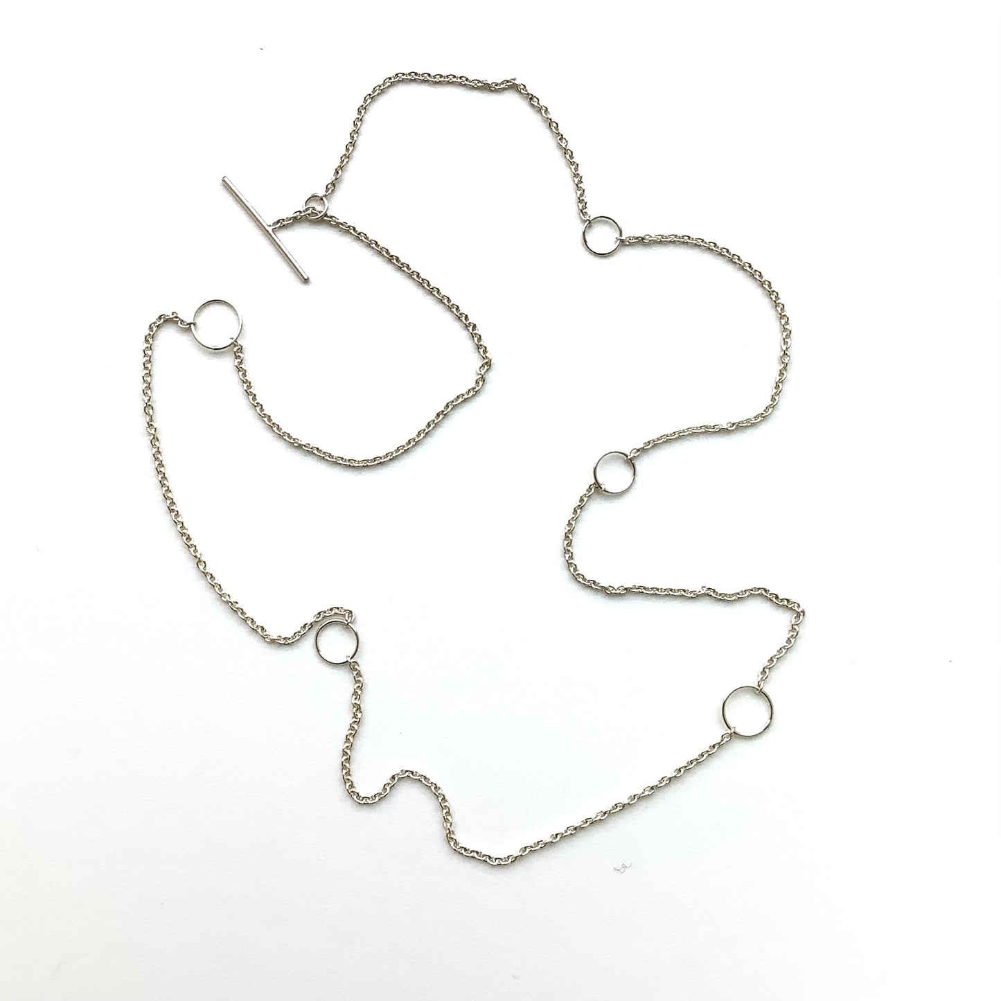 Sølvhalskæde med 5 cirkler